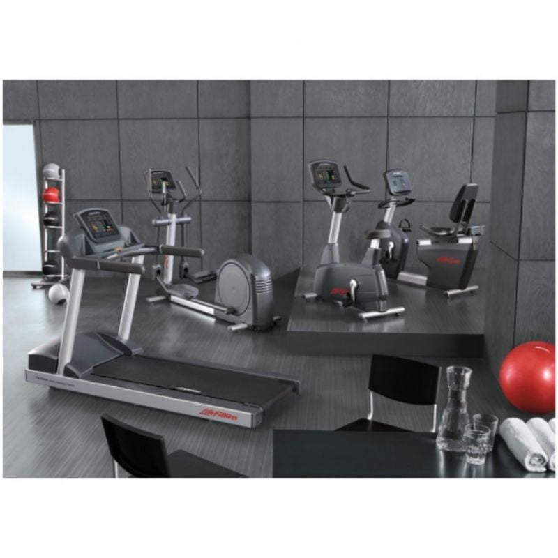 Life Fitness Activate Series Upright Bike sportschool